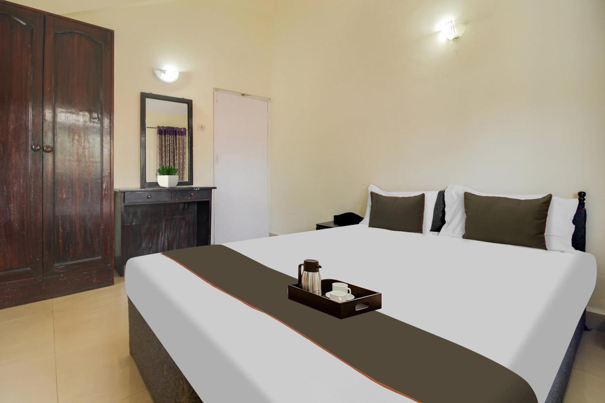 Capital O Royale Palms Hotel บีนอลิม ภายนอก รูปภาพ